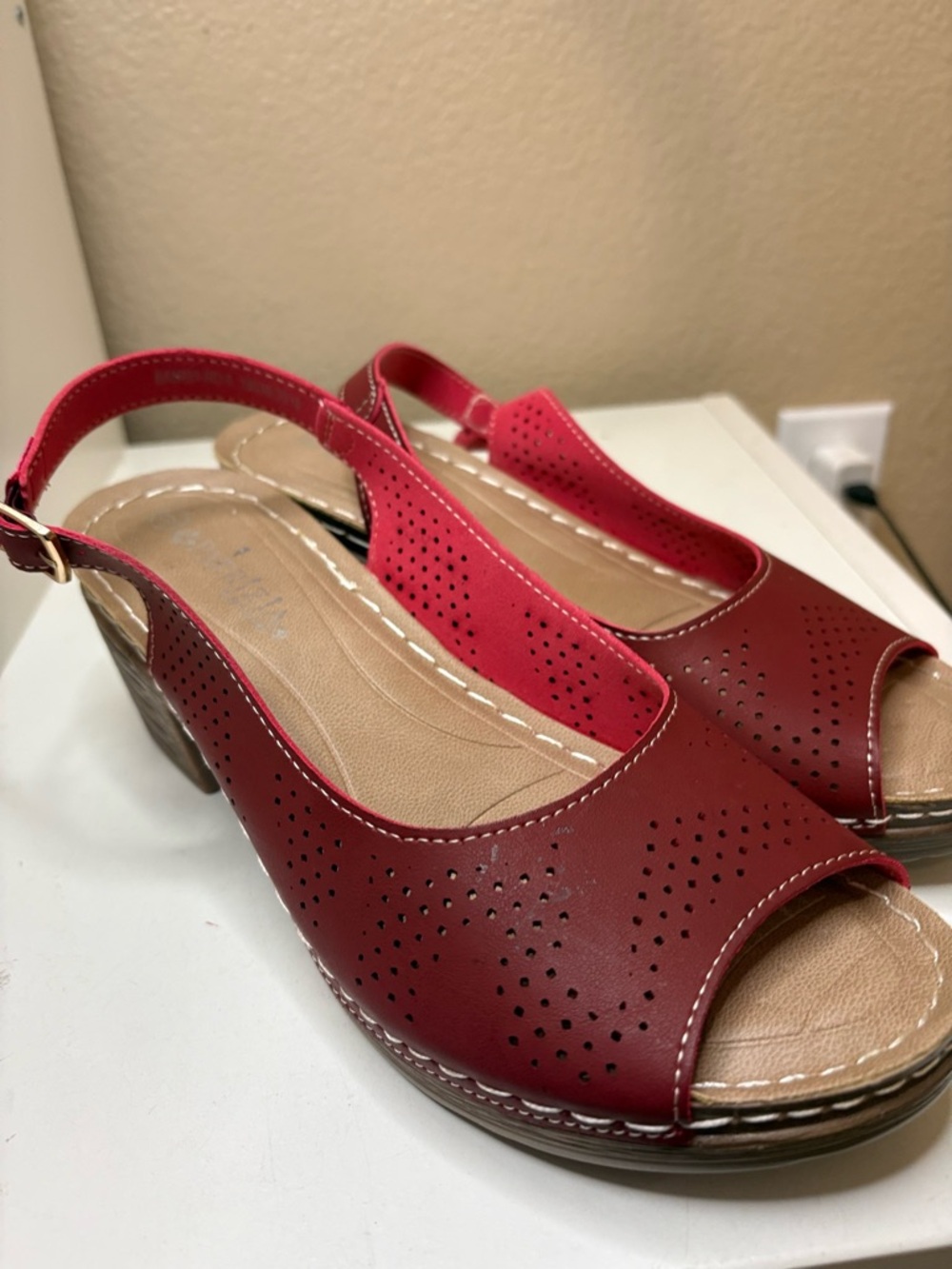 Patrizia by Spring Step Red Slingback Peep Toe Block Heel Sandals Size 9